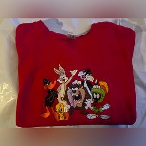 Vintage 1998 Warner Brothers Looney Tunes studio red pull over.